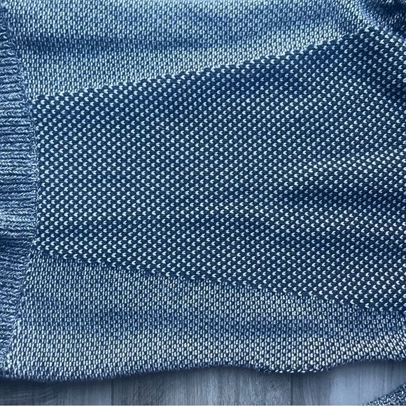 Ivivva girls black and white stitched sweater size 14 - Picture 2 of 7